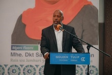 derrick willis speaking at profellows program